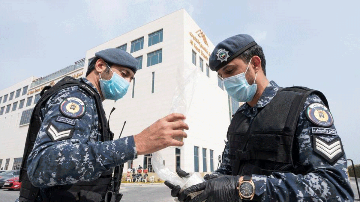 قرار بنشر أسماء مخالفي الحظر والحجر يضع الحكومة الكويتية بمرمى الانتقادات اللاذعة