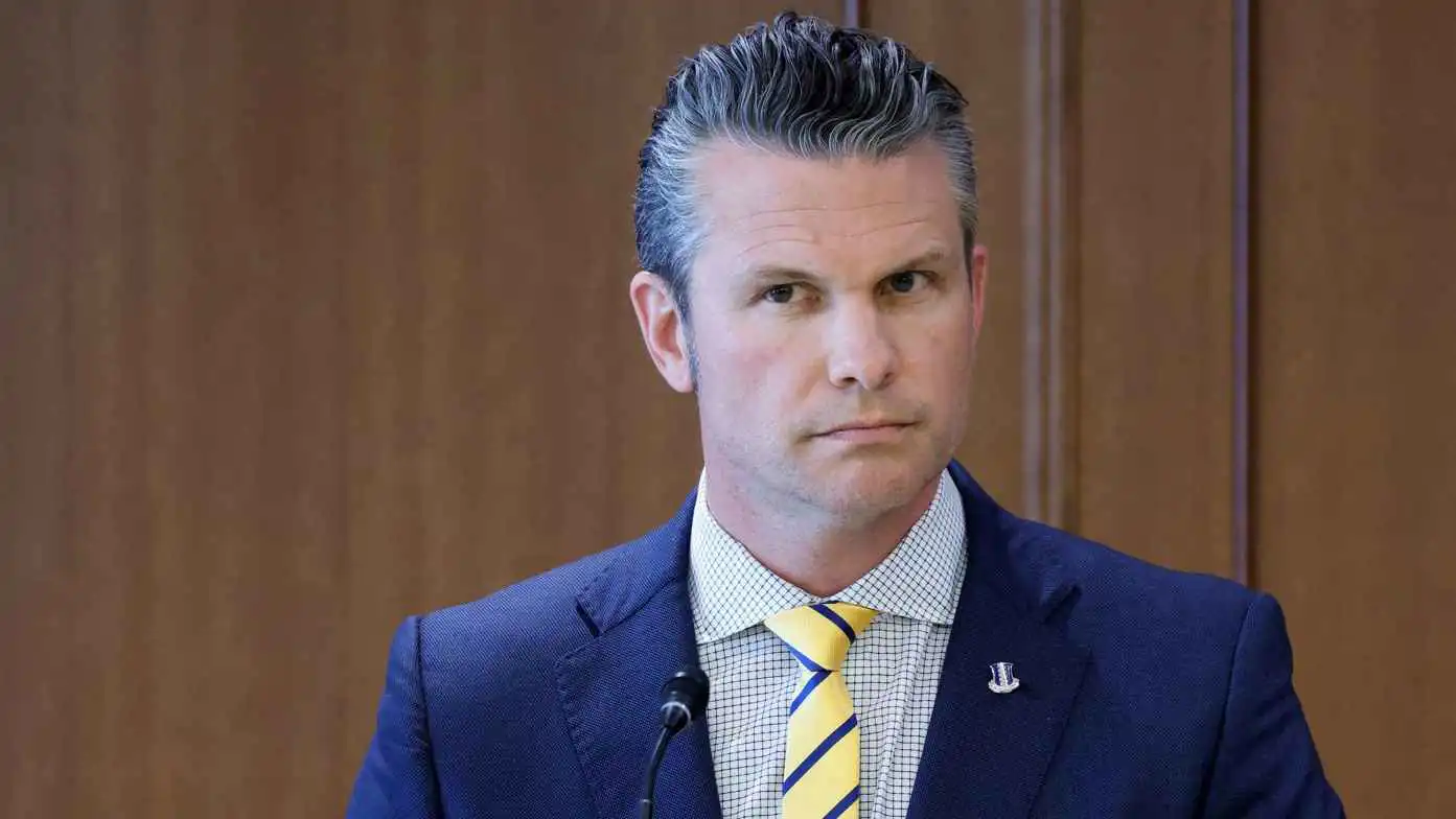 هيغسيث يقيل رئيس أركان البحرية الأمريكية جون هاريسون