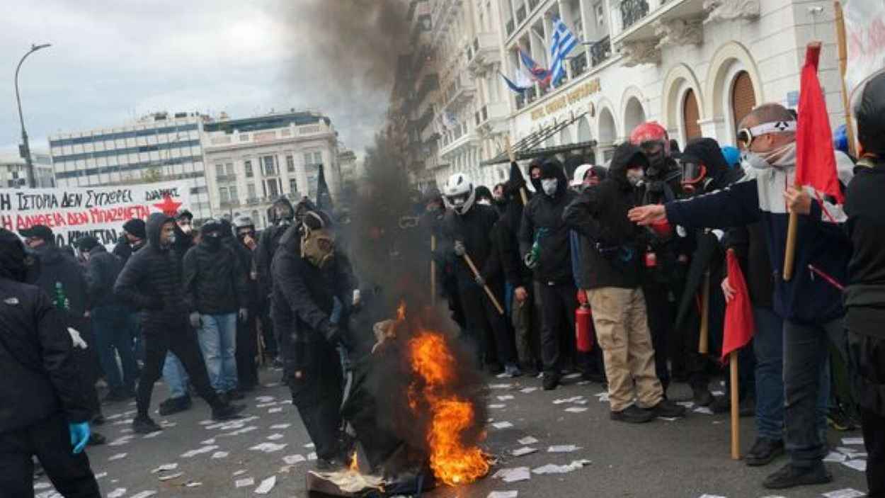 يوم بلا صافرات.. شلل تام في اليونان احتجاجاً على الغلاء (فيديو)