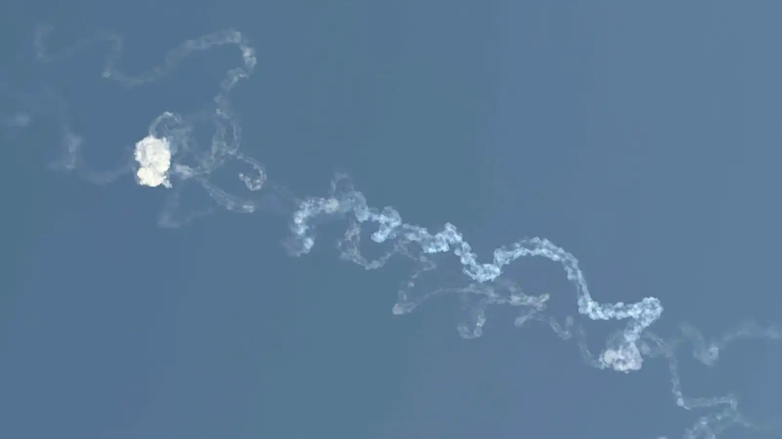 الجيش الإسرائيلي يعترض مسيرة يمنية فوق غلاف غزة (فيديو)