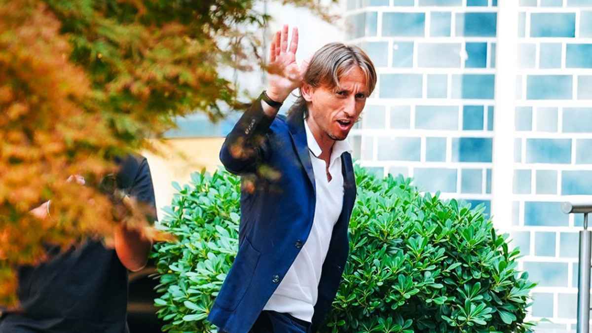 ميلان الإيطالي يعلن تعاقده مع لوكا مودريتش (فيديو)