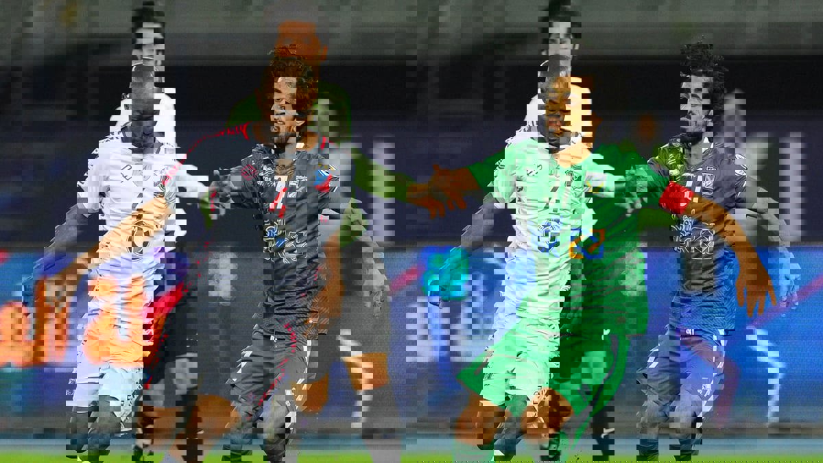 التشكيل والموعد والقنوات الناقلة لمباراة العربي ضد الكويت في كأس السوبر الكويتي