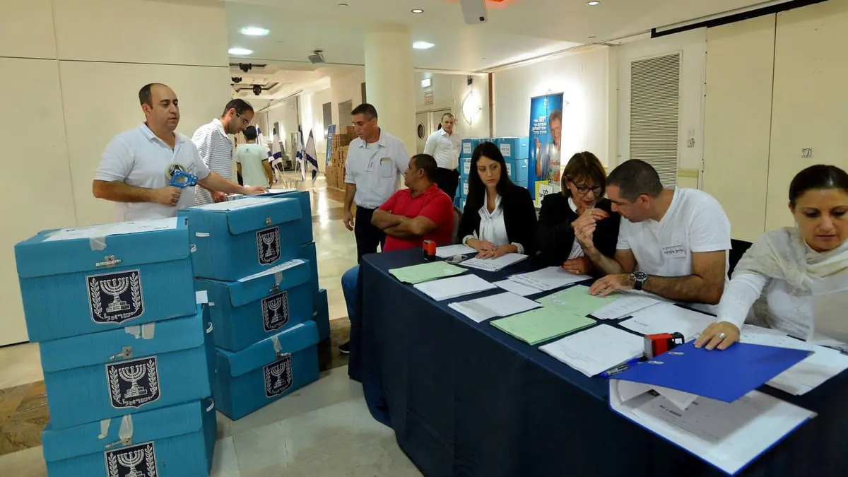 كاميرات وأجهزة تنصت.. لجنة الانتخابات الإسرائيلية تشكو من "تجاوزات"