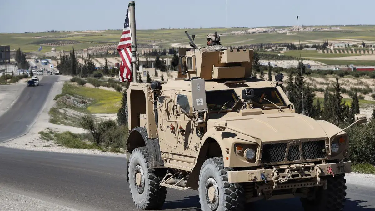 التحالف الدولي يسيّر أول دورية على الحدود السورية التركية