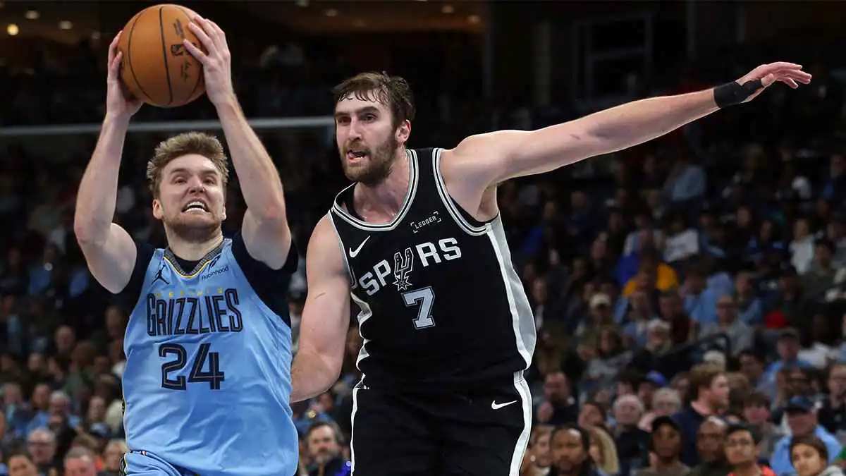 NBA.. فوز مثير لغريزليز على سبيرز بدوري السلة الأمريكي