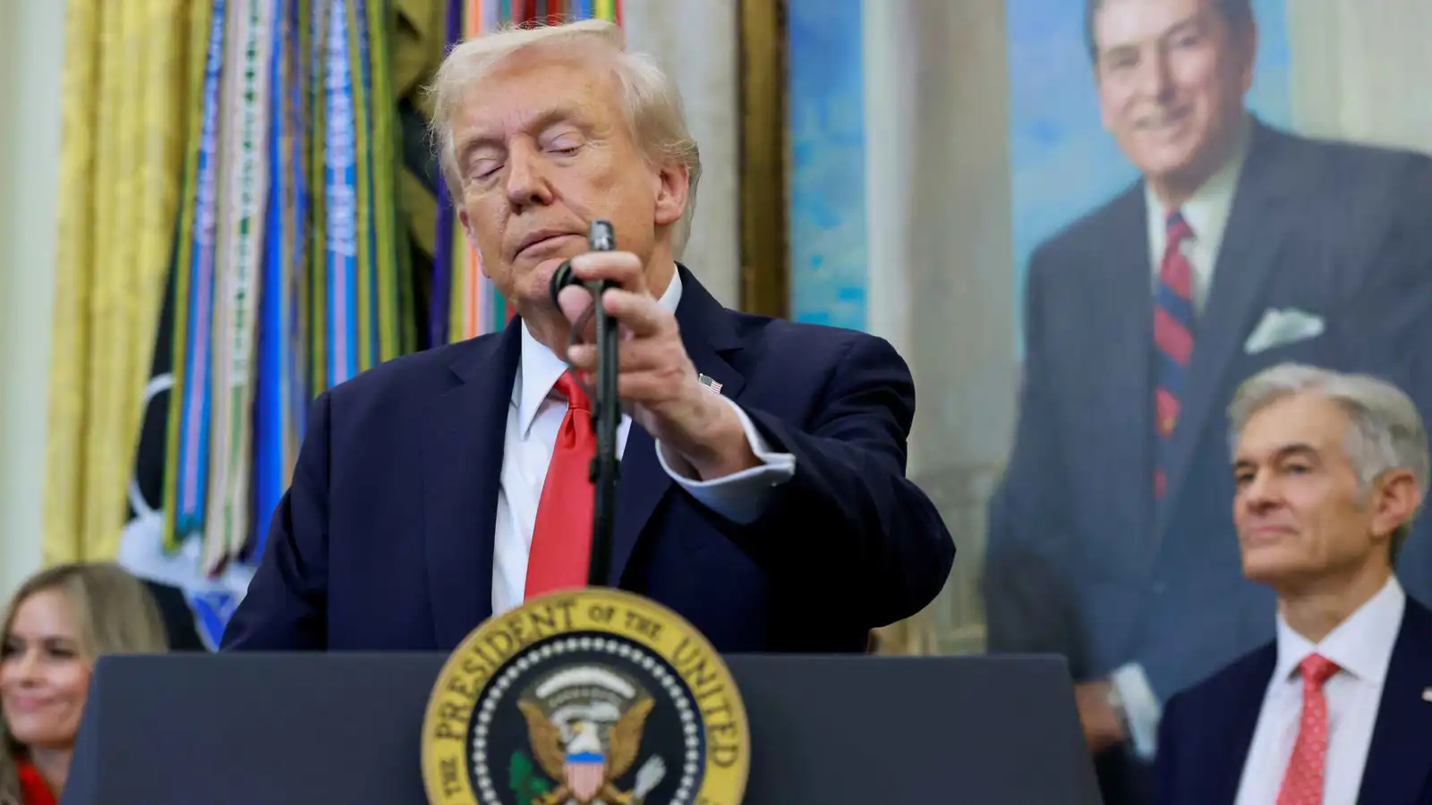 "لا يمكننا استنفاد مخزوننا".. هل تراجع ترامب عن تزويد كييف بـ"توماهوك"؟ (فيديو)