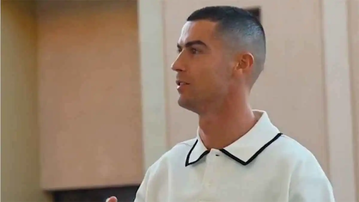 بشرى للنصر السعودي.. ماذا يفعل كريستيانو رونالدو حينما يقص شعر رأسه "تمامًا"؟