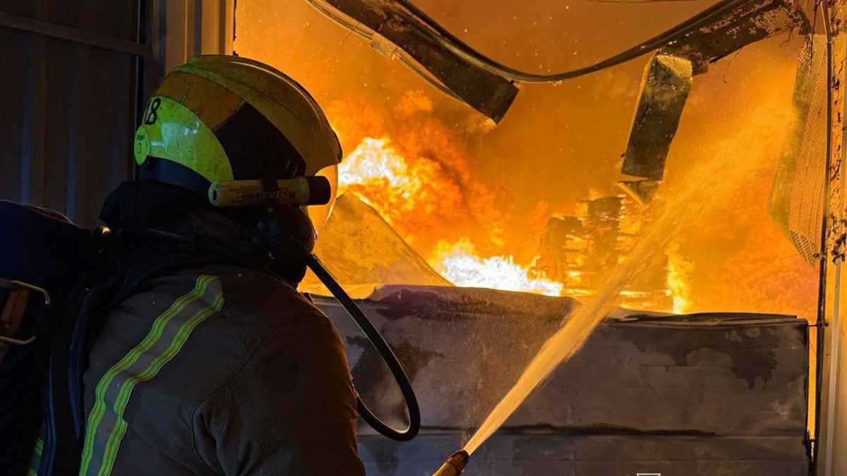 غارة روسية تضرب البنية التحتية في كريمنشوك الأوكرانية