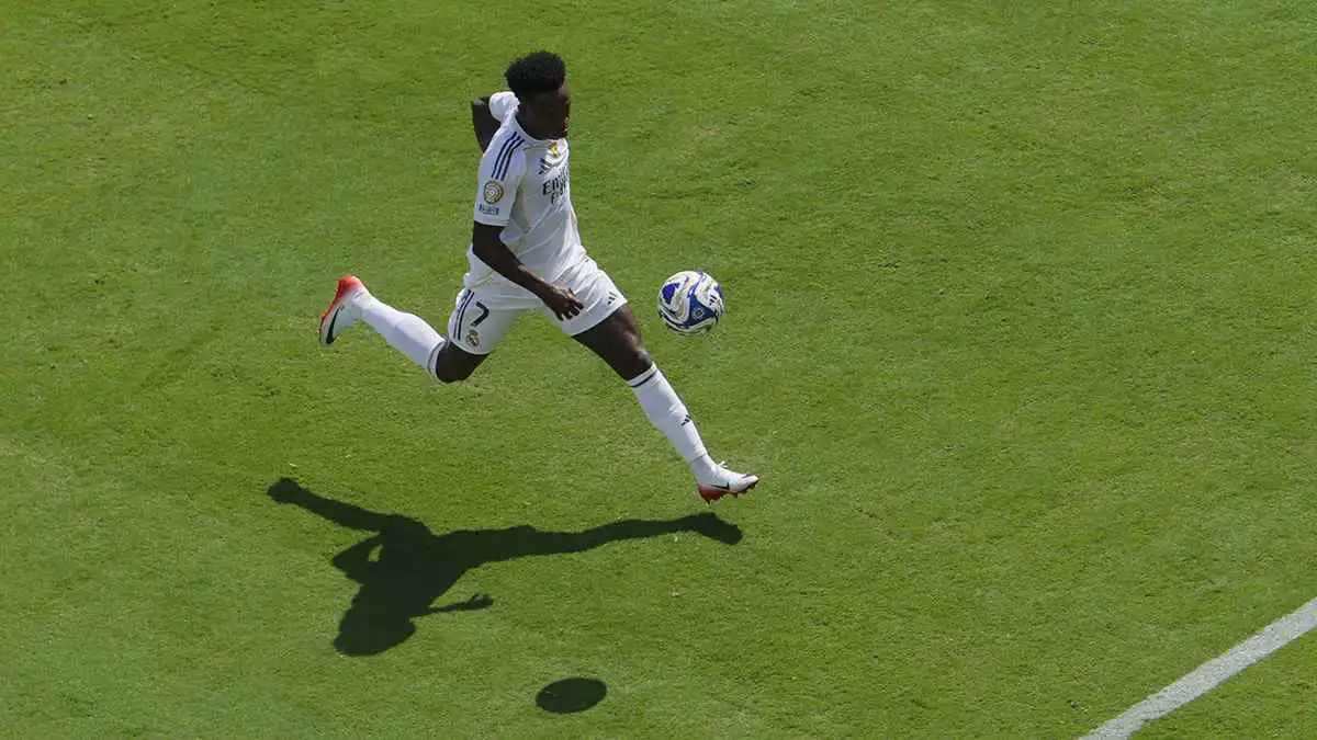 حرب الرواتب.. لماذا يرفض ريال مدريد منح فينيسيوس ما يريده؟