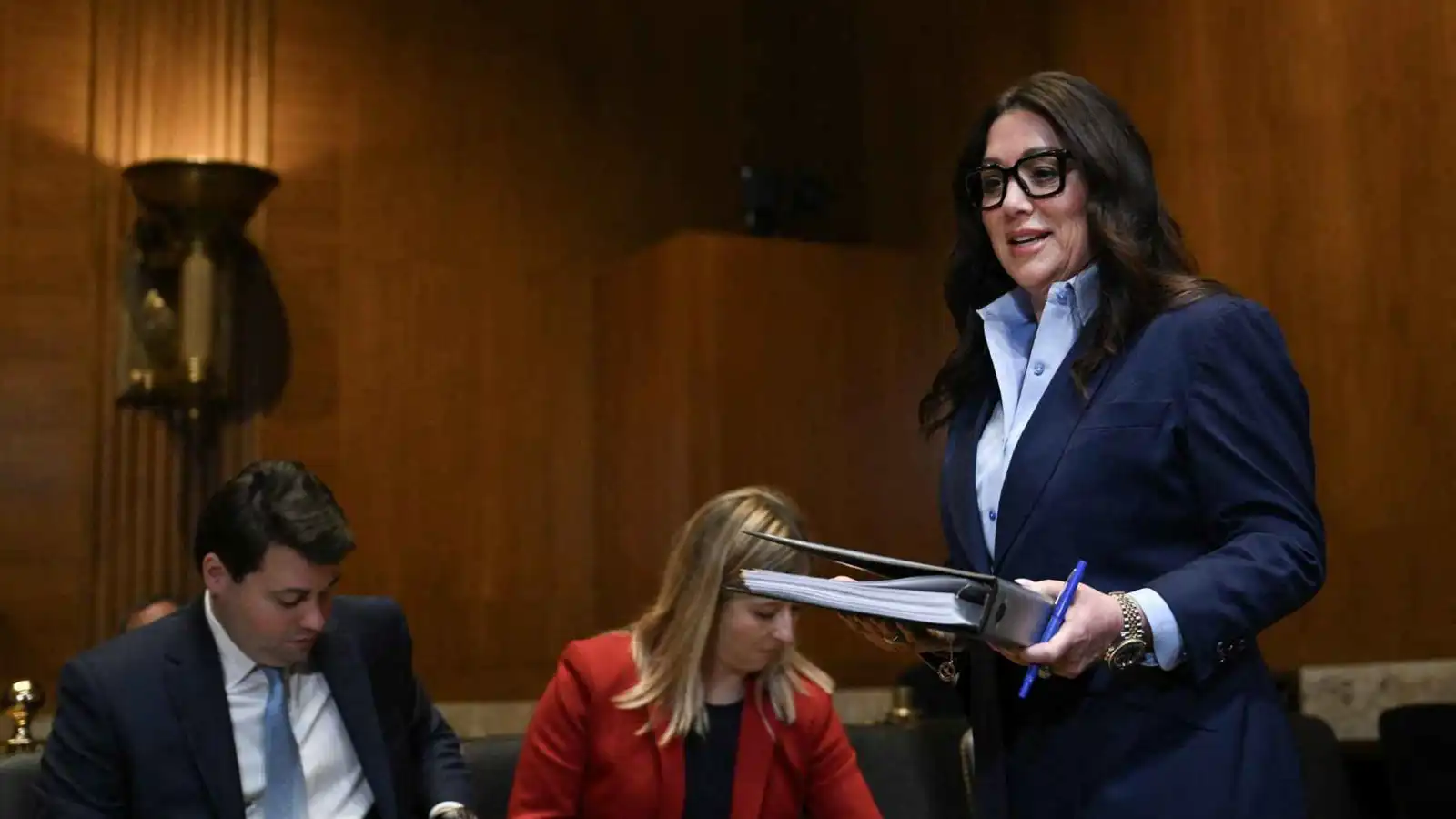 بعد كريستي نويم وبام بوندي.. لوري تشافيز تغادر إدارة ترامب