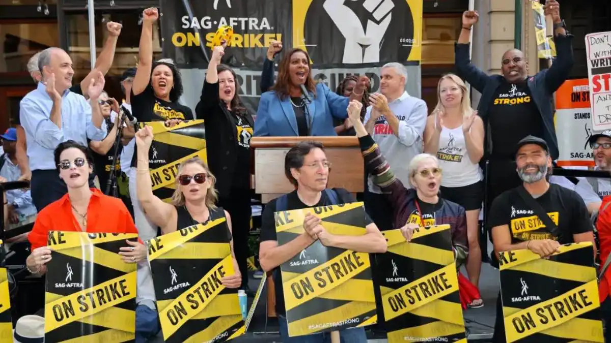 اندماج نتفليكس و"وارنر براذرز" ينذر بأزمة "هوليوودية"