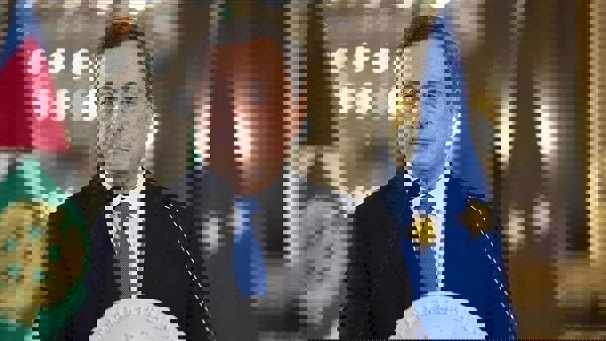 رؤساء بلديات إيطاليا يوقعون عريضة لإجبار دراغي على التراجع عن استقالته