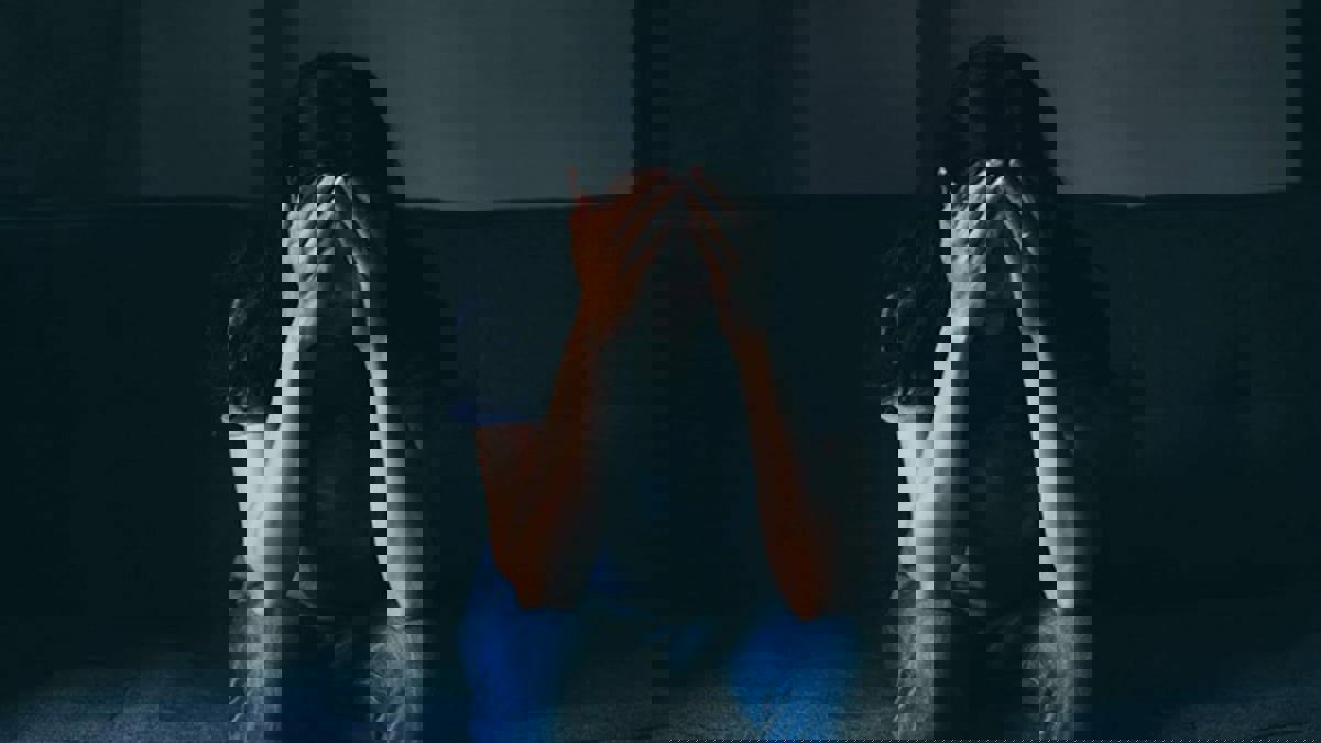 دراسة: الكلمات الإيجابية وصور الوجوه المبتسمة علاج فعّال لمرضى الاكتئاب