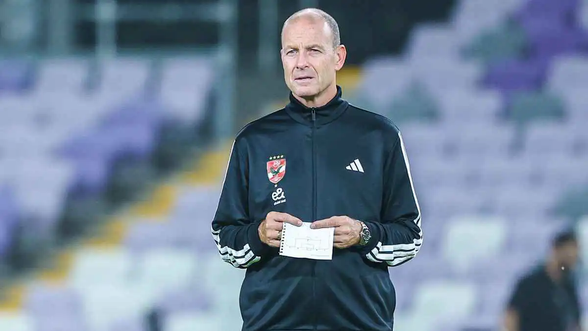 ياس توروب في تدريب الأهلي الأخير قبل مواجهة سيراميكا