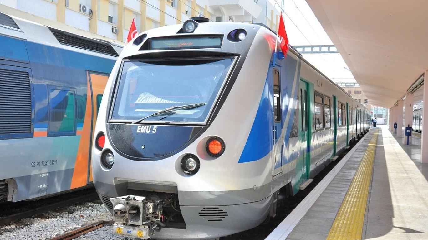 ضحت بحياتها لأجله.. تونسية تنقذ طفلها من تحت عجلات القطار