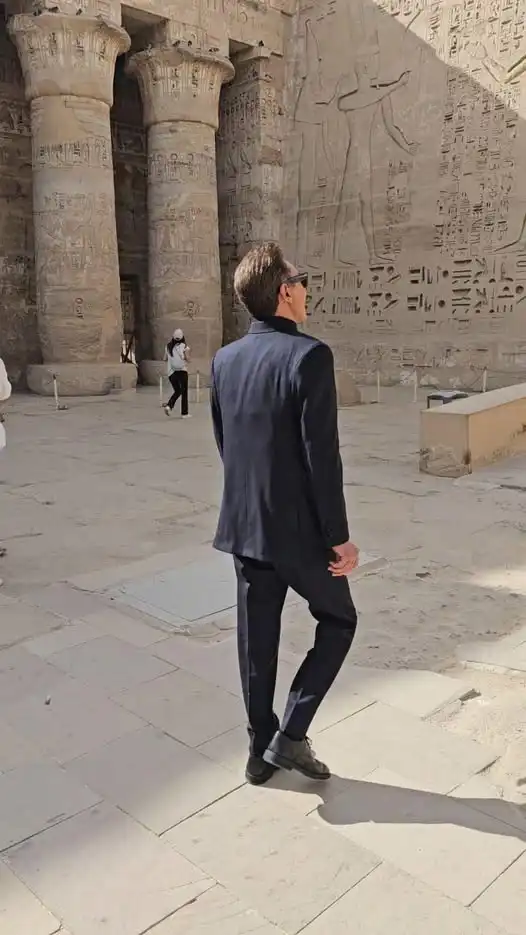 فتحي عبد الوهاب من داخل أحد المعابد