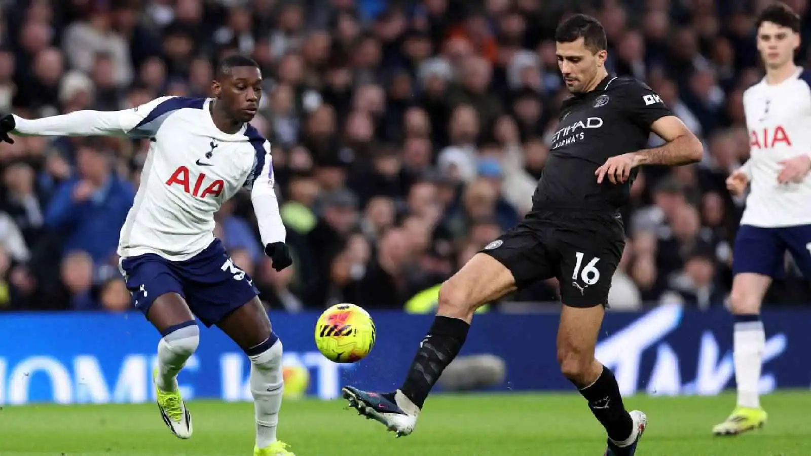 بث مباشر لمباراة مانشستر سيتي ضد توتنهام في الدوري الإنجليزي