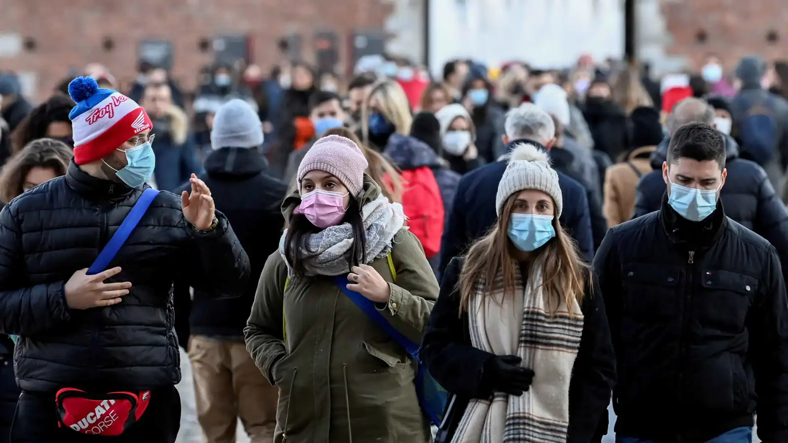 متحور جديد من كورونا يهدد المدن الكبرى