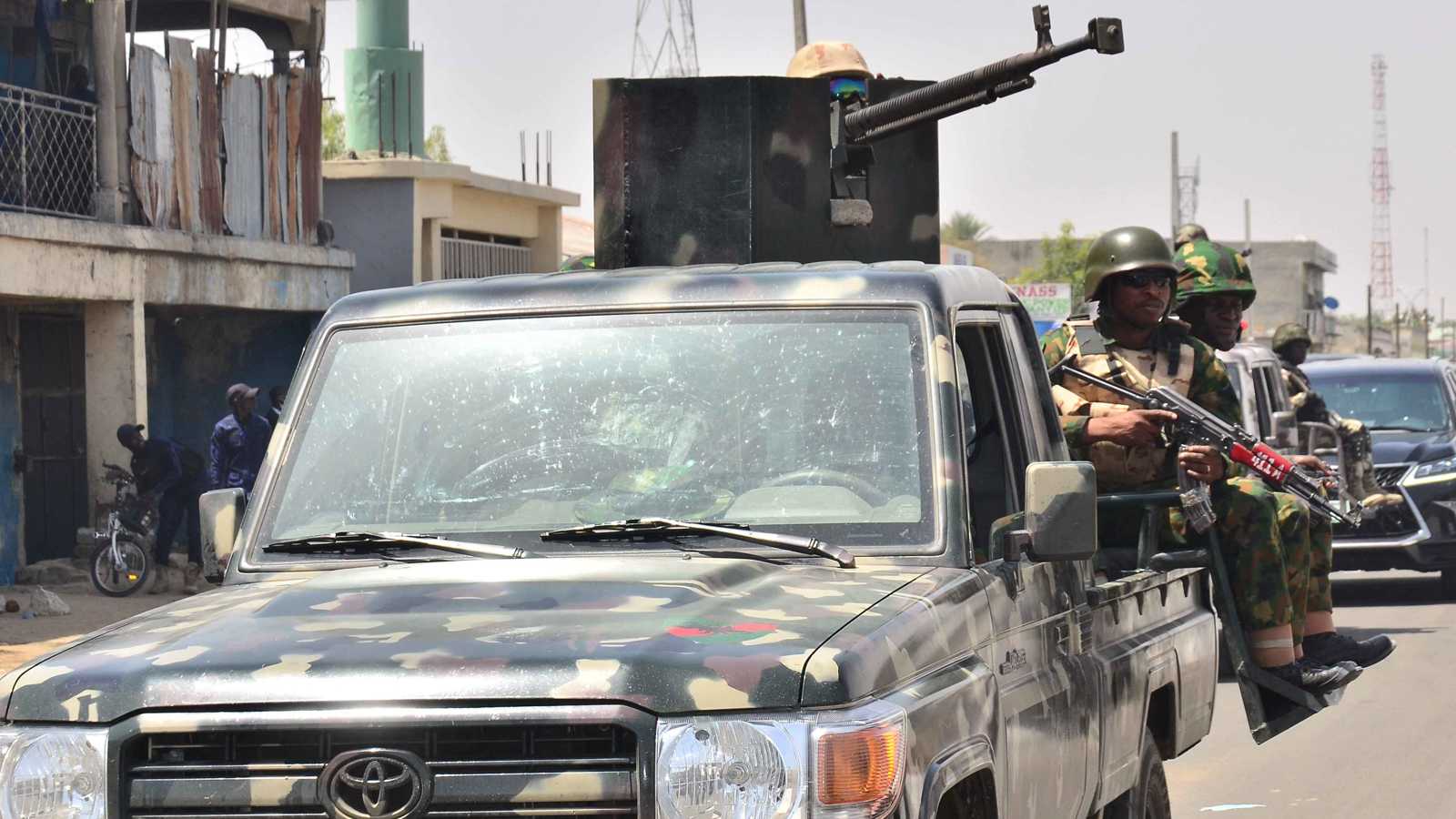 بعد نفي الجيش.. الرئيس النيجيري يؤكد مقتل ضابط رفيع على يد داعش