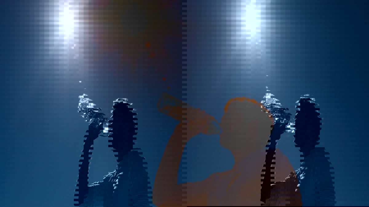  مع اشتداد الأجواء الحارة.. فئات أكثر عرضة للإصابة بضربات الشمس