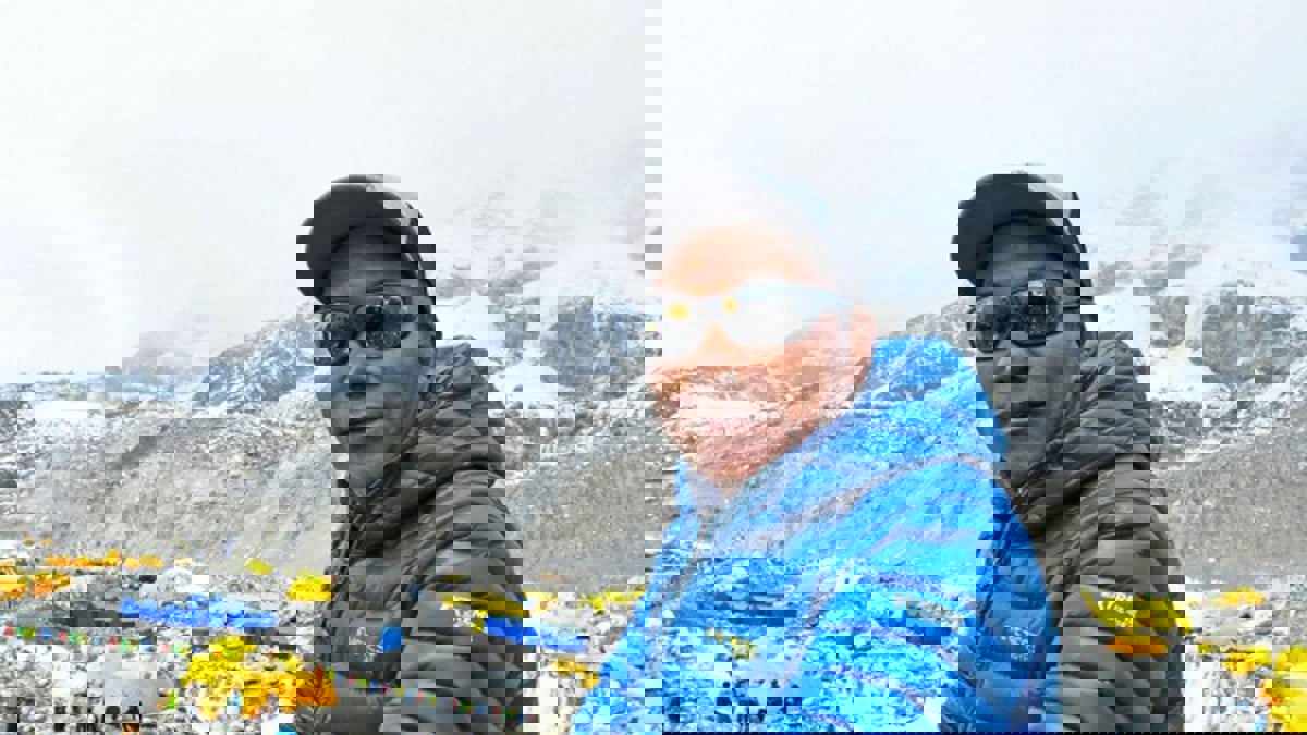  متسلق جبال نيبالي يبلغ قمة إيفرست للمرة الـ27
