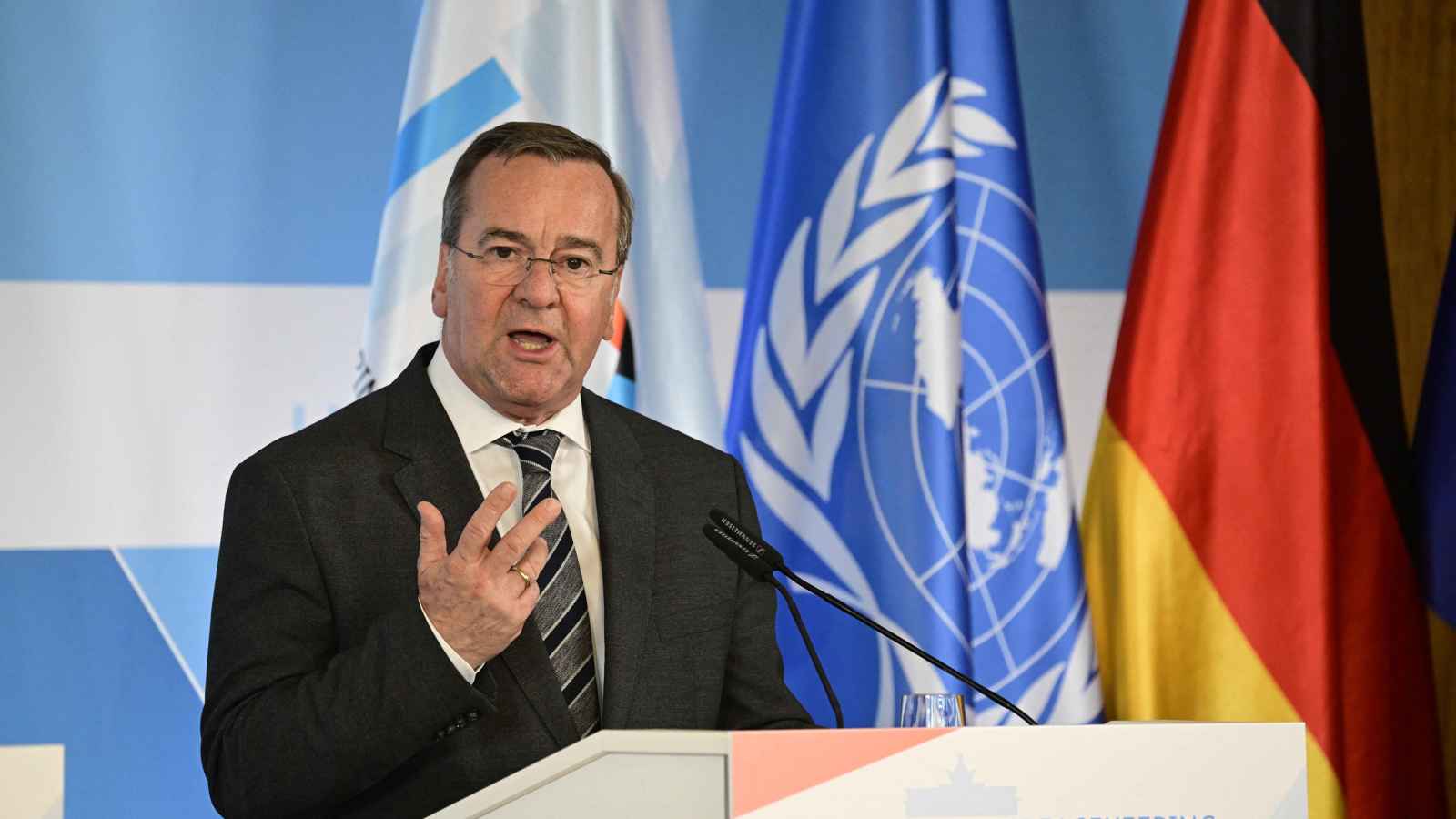 وزير الدفاع الألماني: ترامب أخطأ في تقدير تأثيره على بوتين