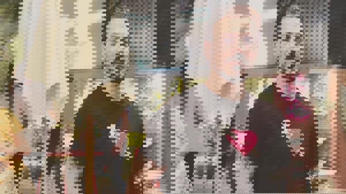 بعد أنباء دخوله في غيبوبة.. إبراهيم سعيد يوضح تفاصيل حالة عمرو زكي الصحية