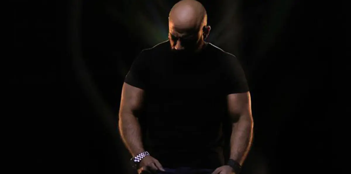 "الكبير" أحمد مكي يعود بعد إصابته بمرض خطير.. وهكذا أثبت نجوميته في ساعات