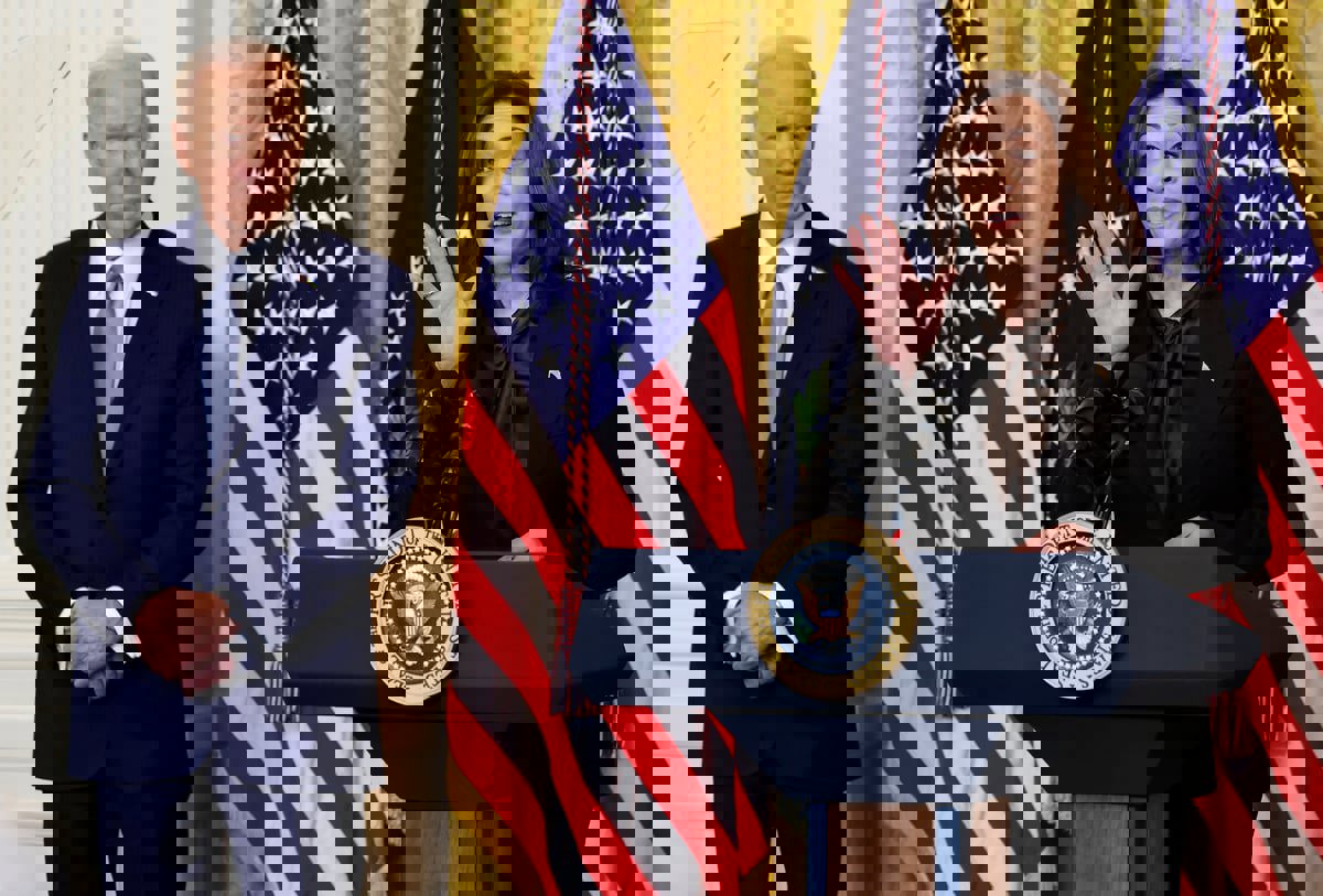 "المهمة المستحيلة".. هل تنجح كامالا هاريس في "تبييض صفحة" بايدن؟