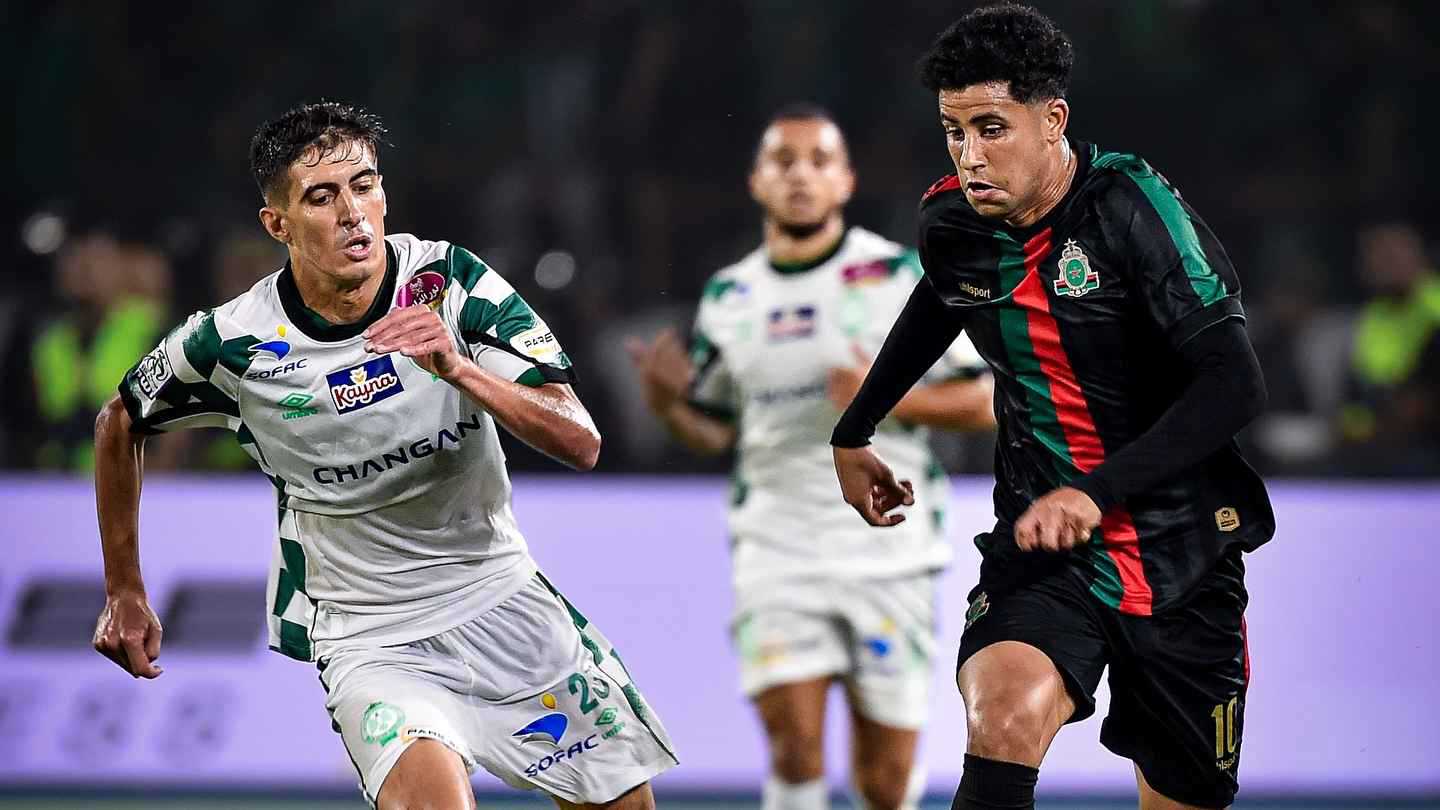 رسميا.. عقوبة بالإيقاف ضد حكم مباراة الجيش الملكي والرجاء في الدوري المغربي