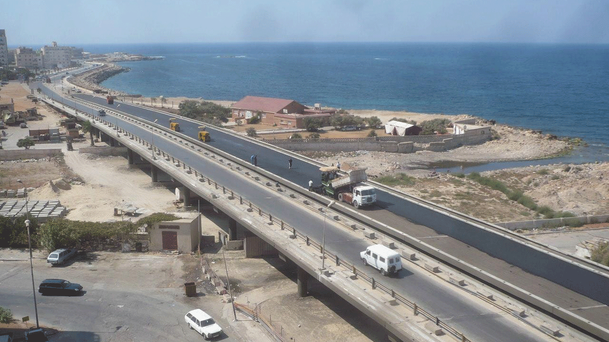 الحكومة الليبية تعلن فتح الطريق الساحلي