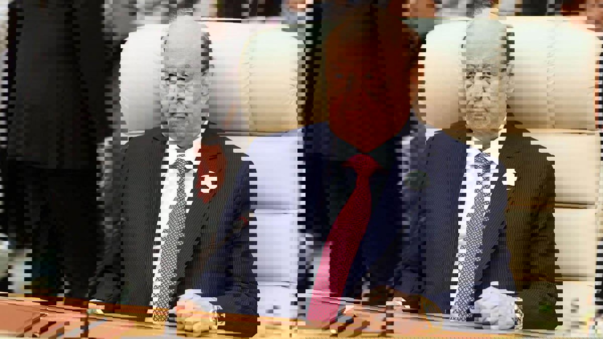 هادي: الإدارة الأمريكية الجديدة أكثر خبرة بشؤون اليمن