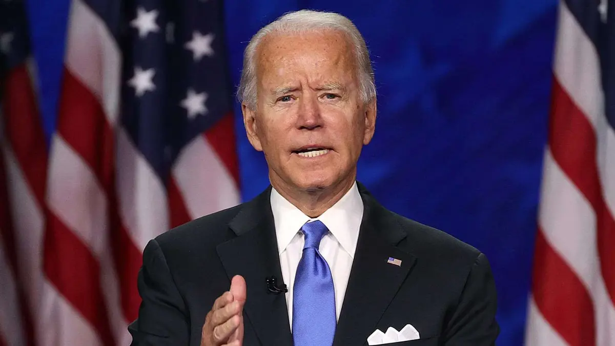 بايدن: العقوبات على واردات النفط الروسية "ليست مستبعدة"