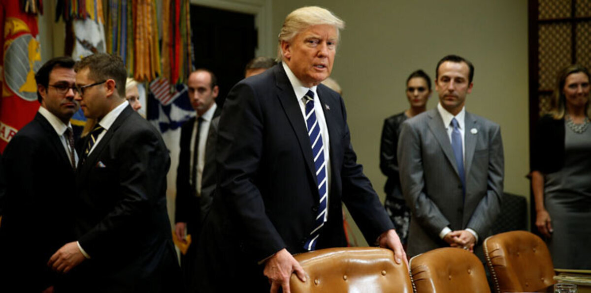 ارتفاع عدد دبلوماسيي أمريكا المعارضين لقرار ترامب إلى 900