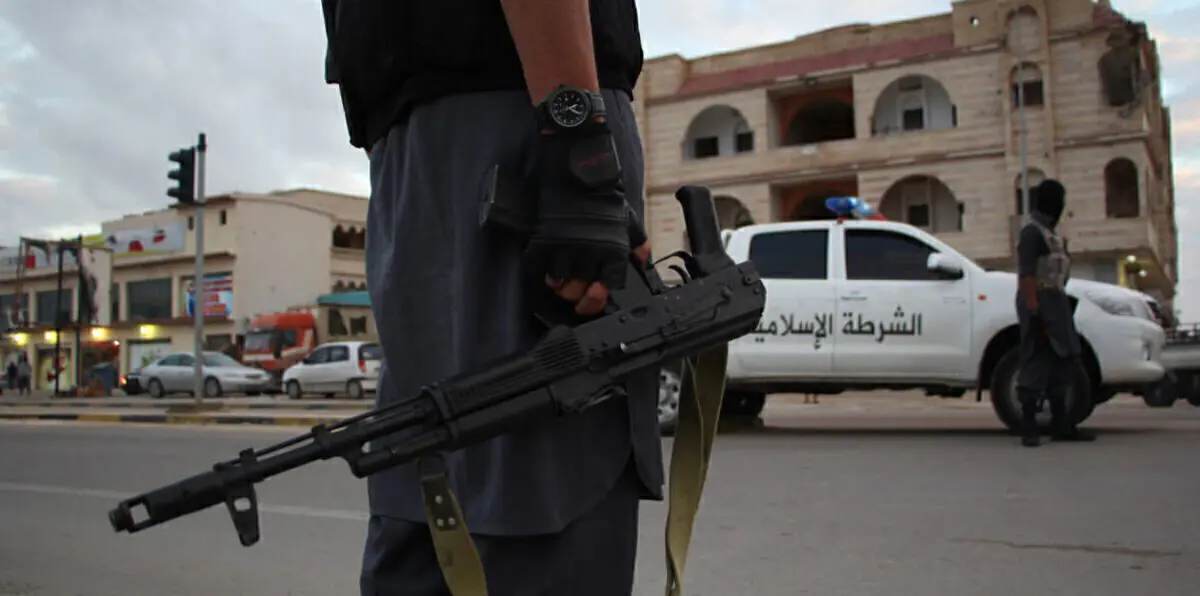 داعش ينشر فيديو لجنديين أسرهما في سوريا (فيديو)