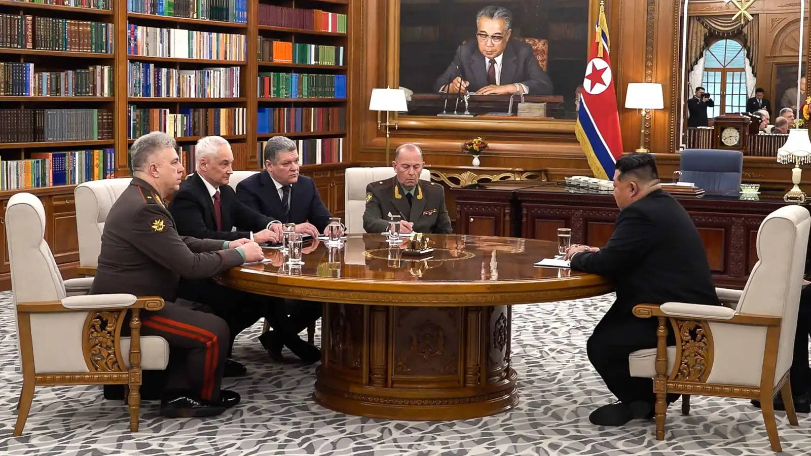 كيم يؤكد دعمه لحرب روسيا "المقدسة" في أوكرانيا