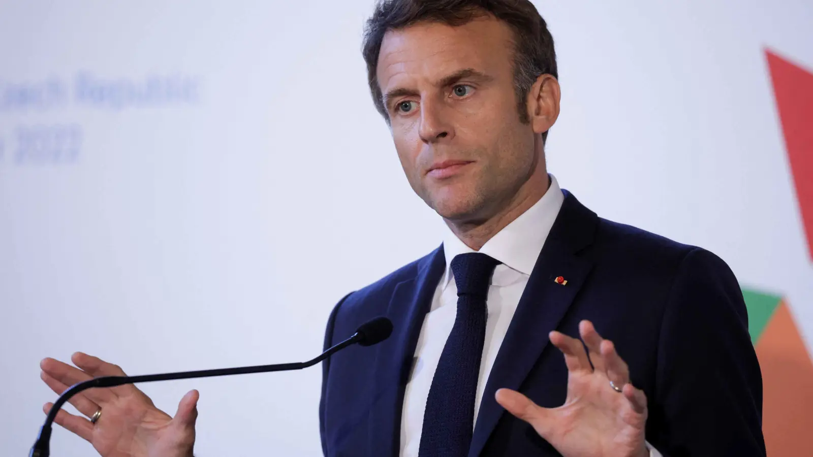 "حل البرلمان".. الأزمة السياسية تعيد ماكرون إلى "المربع الأول"