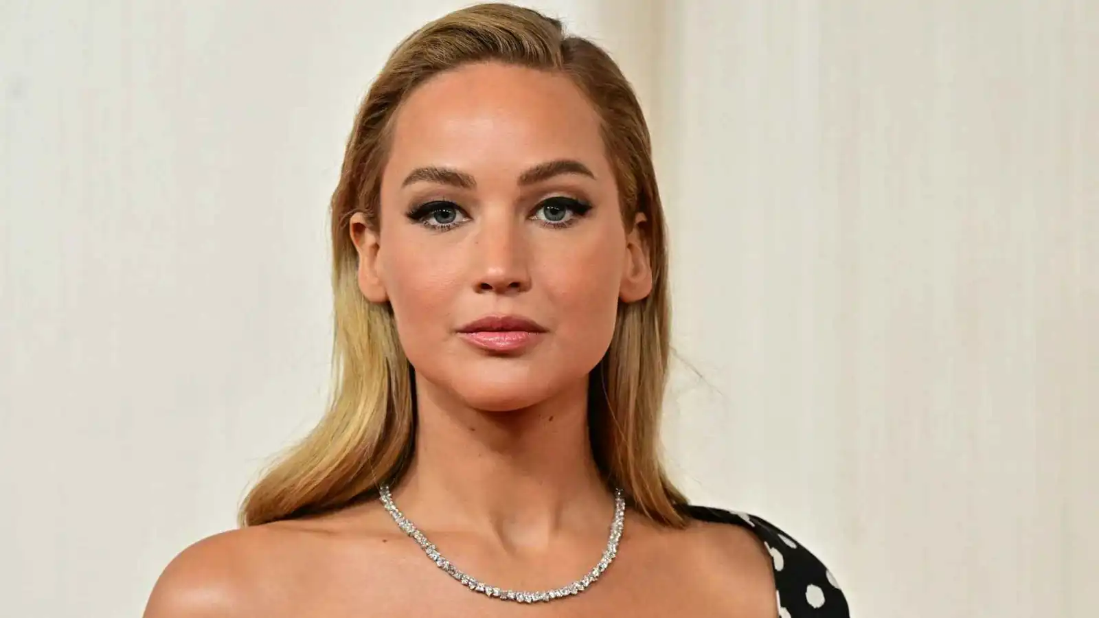 جنيفر لورانس تعترف بتناول "خلطة أدوية" أثناء تصوير Hunger Games