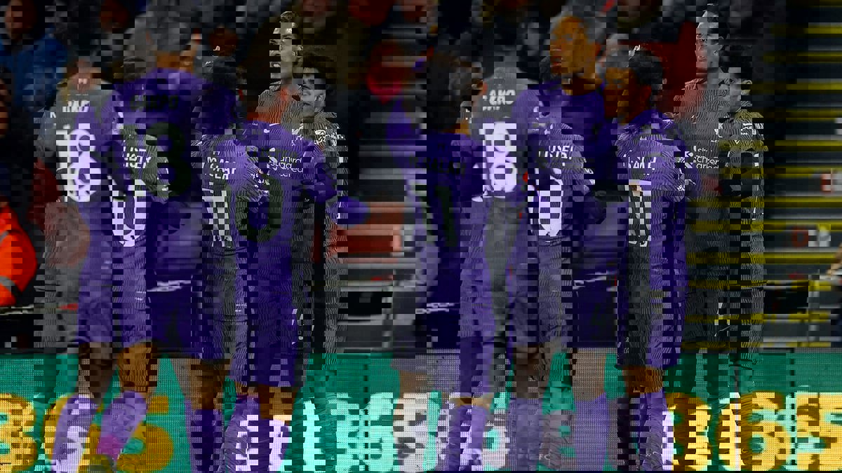 ترتيب الدوري الإنجليزي: ليفربول يستغل تعثر مانشستر سيتي أمام أستون فيلا ويخطف الوصافة