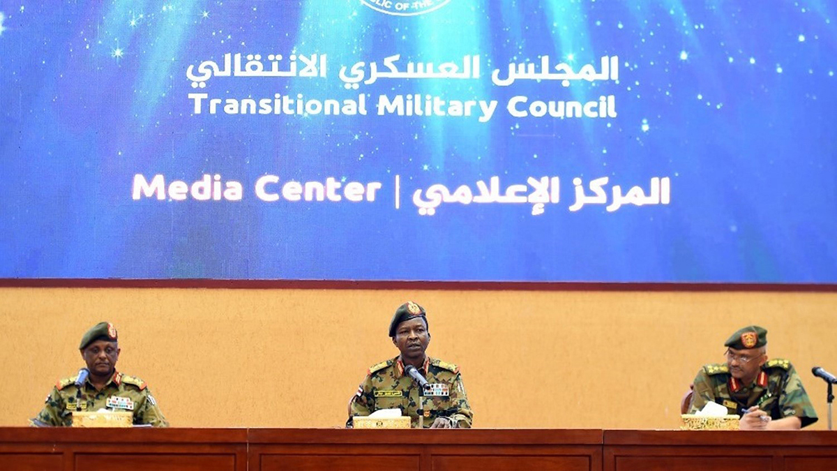 المجلس العسكري السوداني: شقيق واحد للبشير معتقل والثاني فر إلى تركيا