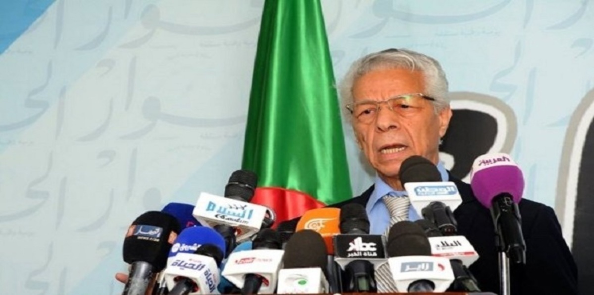 رئيس الحكومة الجزائرية الأسبق يحذر من الانفجار