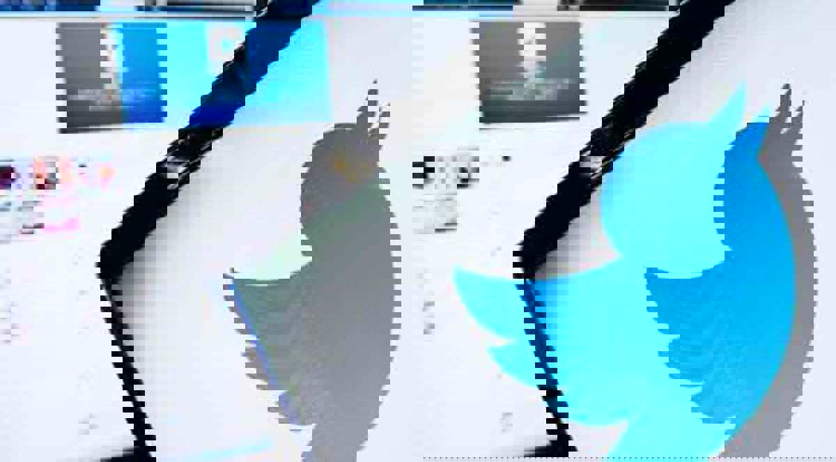 كثرة التغريد على "توتير" تؤدي للطلاق