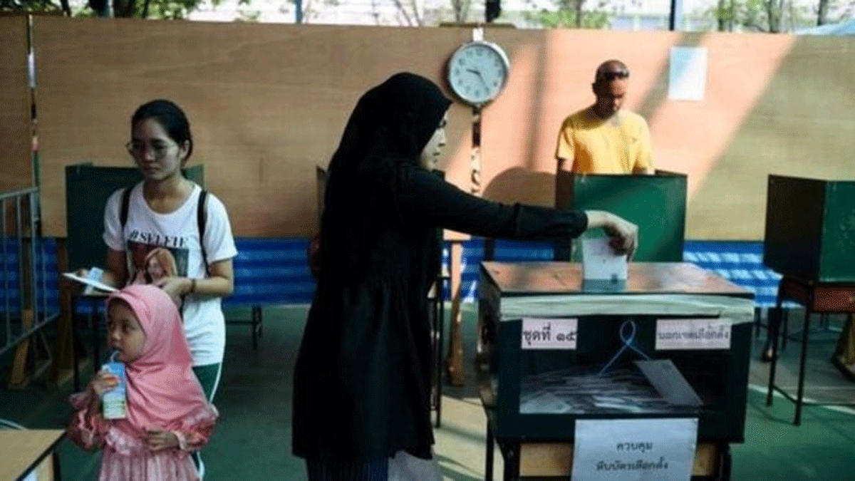 انتخابات تايلاند تشهد تقدم حزب المعارضة على حزب موالٍ للجيش