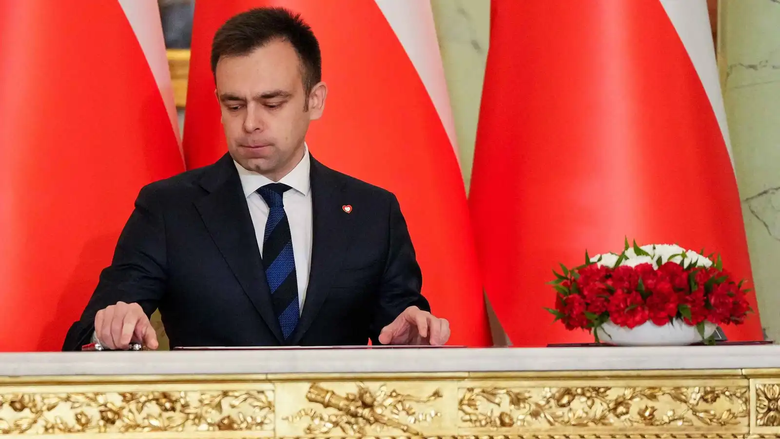 بولندا تتمسك بعملتها المحلية.. لماذا تتراجع جاذبية اليورو؟