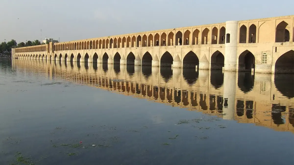 آلاف الإيرانيين يتظاهرون في أصفهان احتجاجا على جفاف نهر