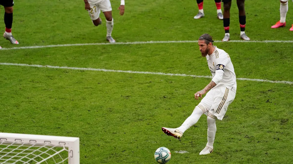 مباراة ريال مدريد وغرناطة.. سيرجيو راموس على بعد هدف من رقم مميز