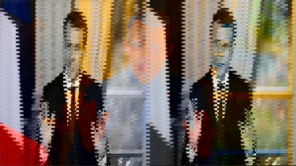 ماكرون: أتفهم مشاعر المسلمين وحكومتي لا تتبنى الرسوم المسيئة