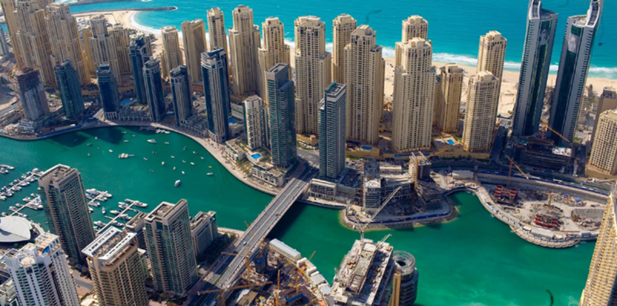 لم تشاهدها من قبل.. صور نادرة لدولة الإمارات خلال الـ 70 عامًا الماضية