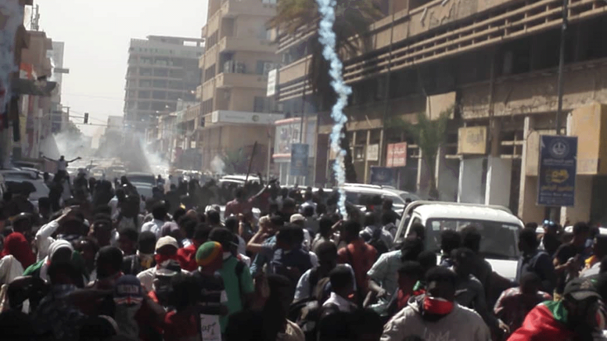 احتجاجات في الخرطوم على فصل ضباط من الخدمة