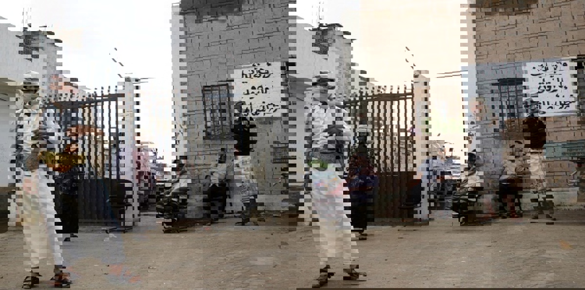 اليمن.. القاعدة تستولي على 4 سيارات أسلحة للقوات الحكومية في أبين